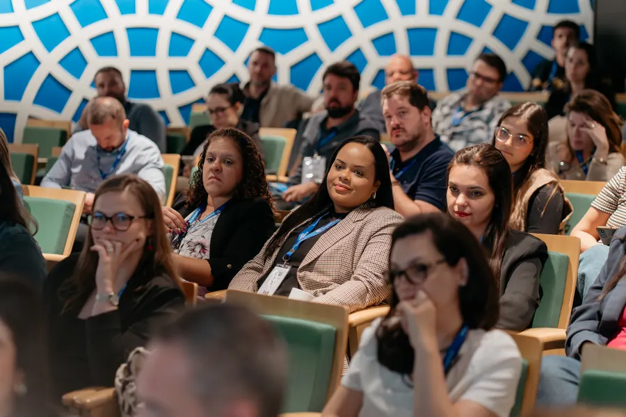 Plateia do Intercâmbio Summit 2025